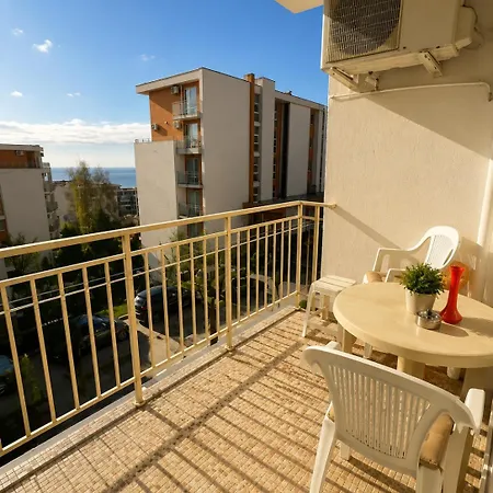Crown Sea Breeze Apartament Elenite